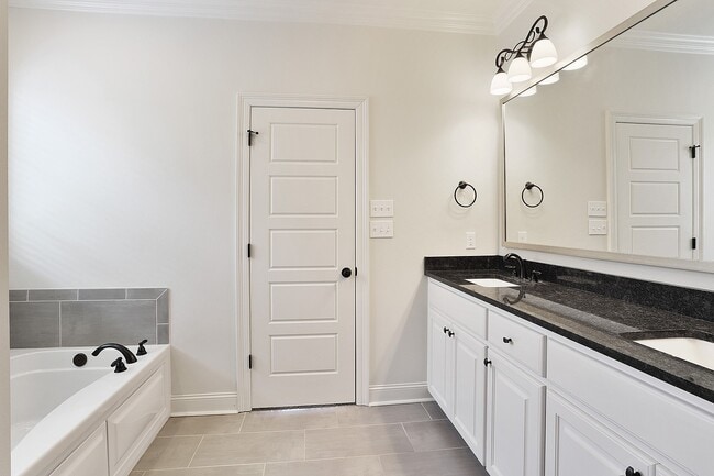 Photo - Beautiful 3 Bedroom, 3 Full Bath