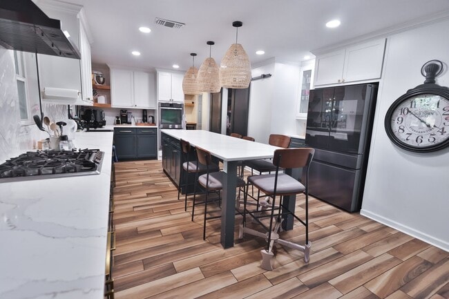 Photo - 16322 Southampton Dr