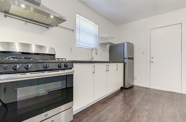 Photo - 912 Catalpa St