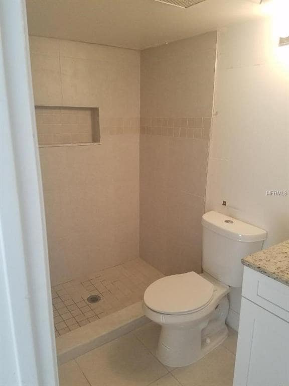 Building Photo - 375 Lake Ontario Ct