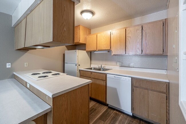 Cedar Creek Village Apartments and Townhomes