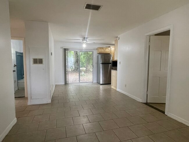 Photo - 702 Plumosa Ave