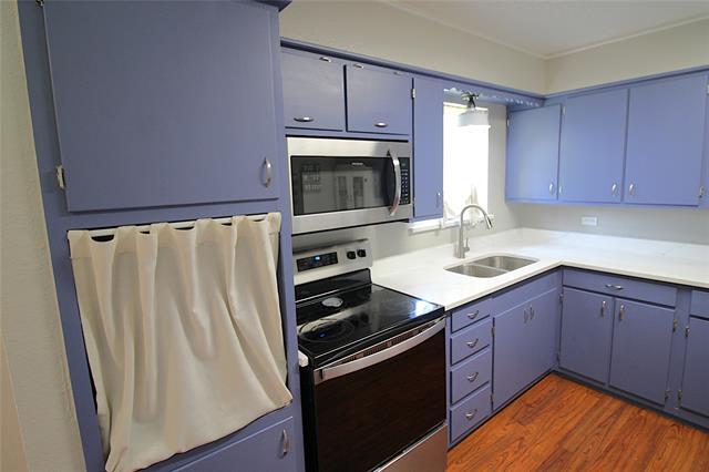 Photo - 505 College St