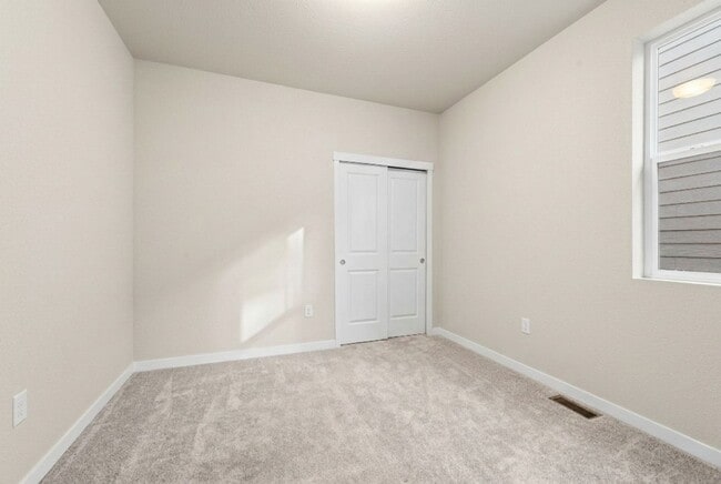 Photo - Gorgeous 5 Bed 3 bath Home In Aspen Meadows!!