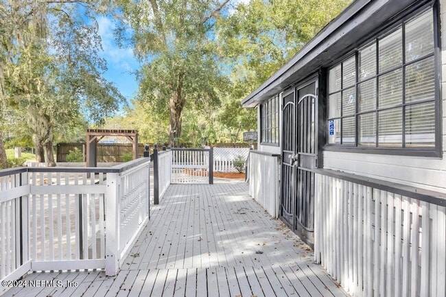 Photo - 5905 Diamond St