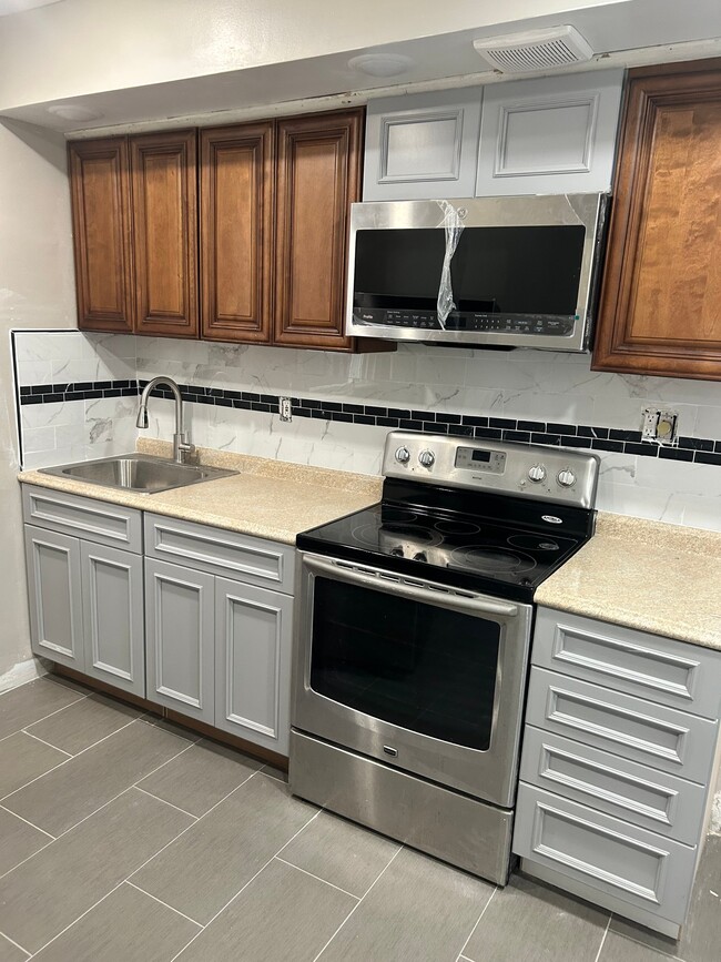 6726 Wyncote Ave Unit B