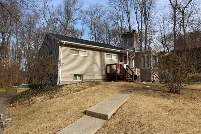 Building Photo - 5 Cobblestone Rd