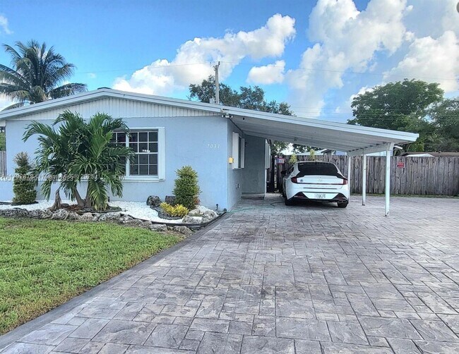 Photo - 7031 Taylor St