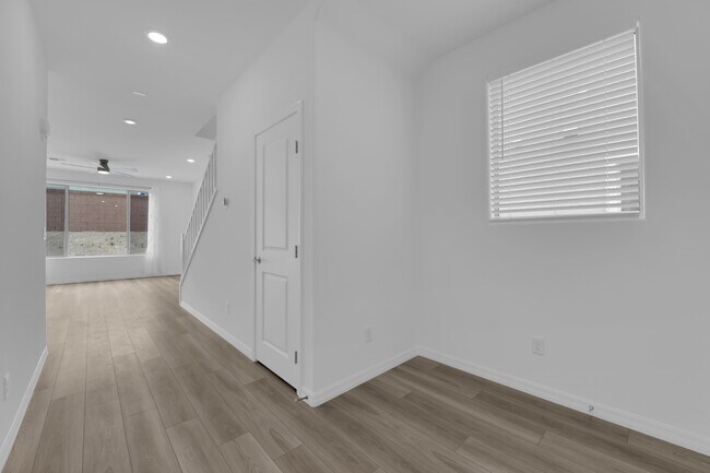 Photo - 10239 Estancia Hl St