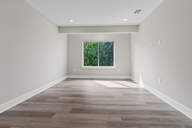 Photo - 520 N 37th St Unit 0-3