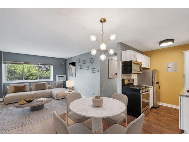 Building Photo - 504 W Franklin Ave Unit 2C Rental