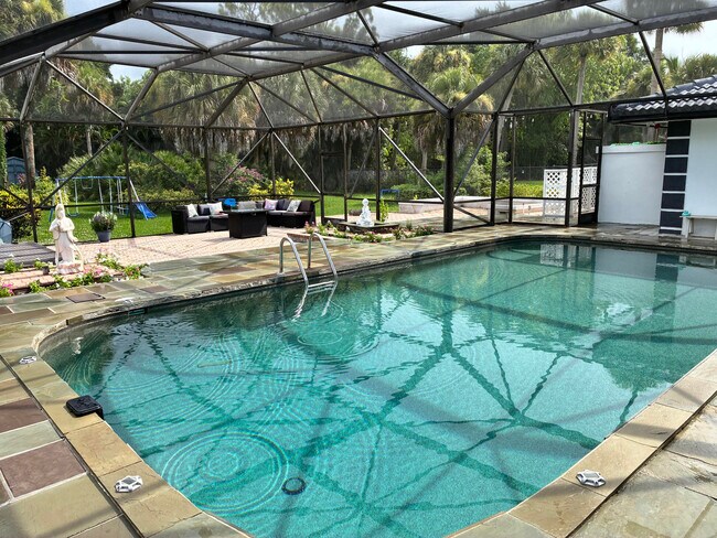 12231 Areaca Dr