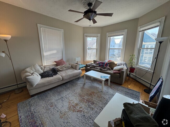 Building Photo - 68 Calumet St Unit 3 Rental