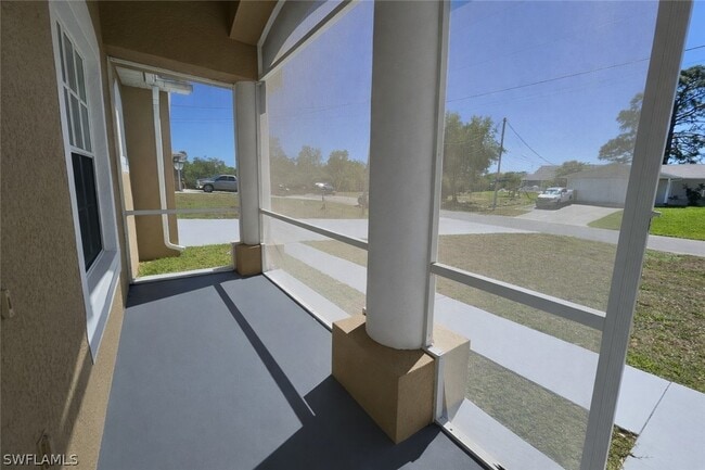 Photo - 2502 10th St W