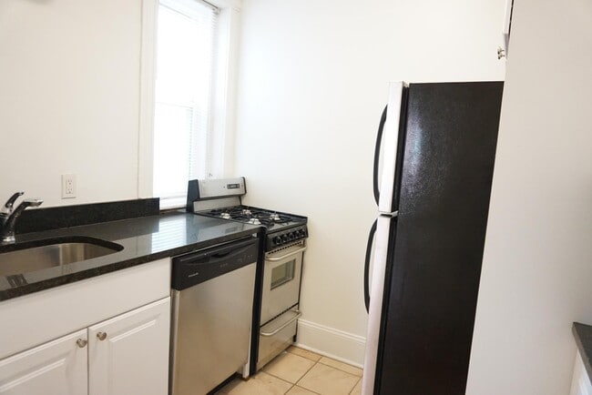 Building Photo - 82 Brainerd Rd Rental