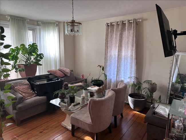 Building Photo - 1023 Branch Ave Unit 1