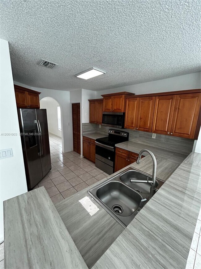 Photo - 20471 SW 1st St