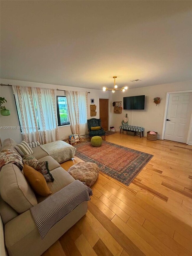 401 SE 3rd Pl