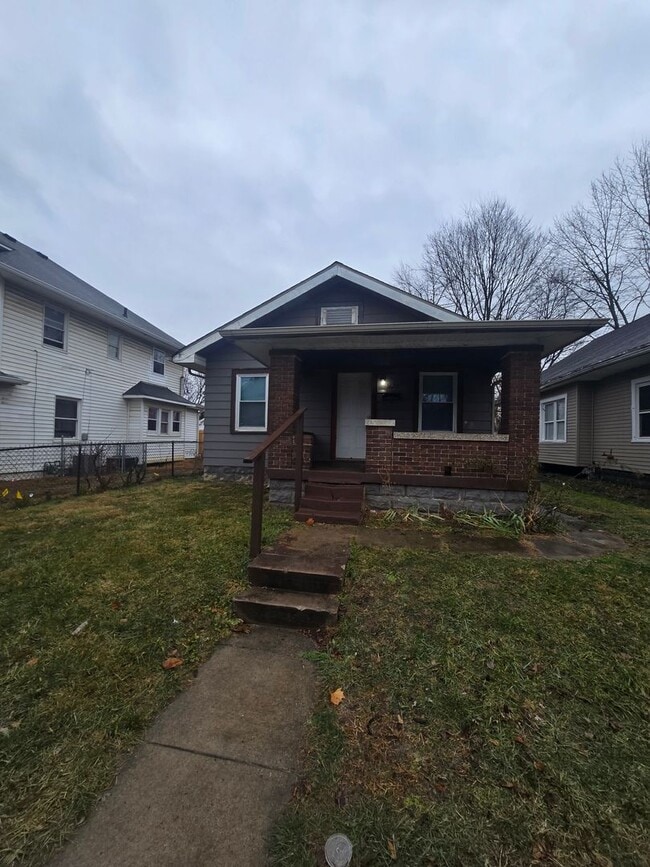Building Photo - Two Bedroom Home located near 16th and Brookside Parkway