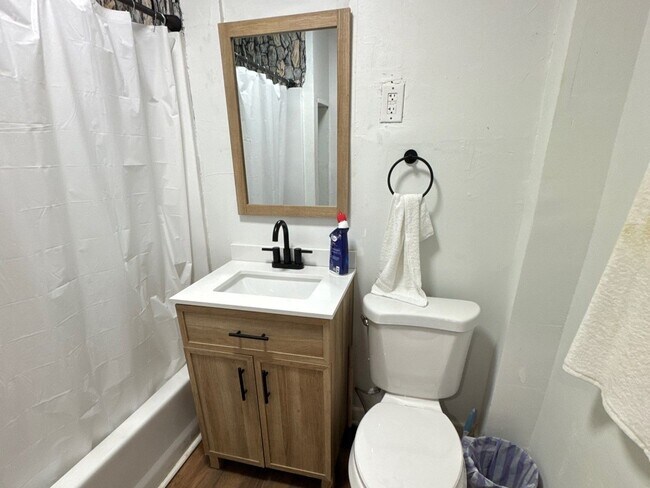 Photo - 426 W King St Unit R