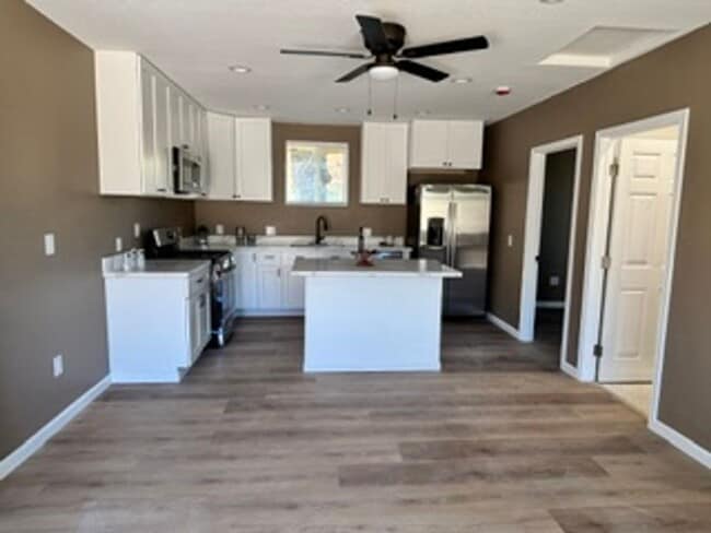Photo - 23578 Lakeview Dr