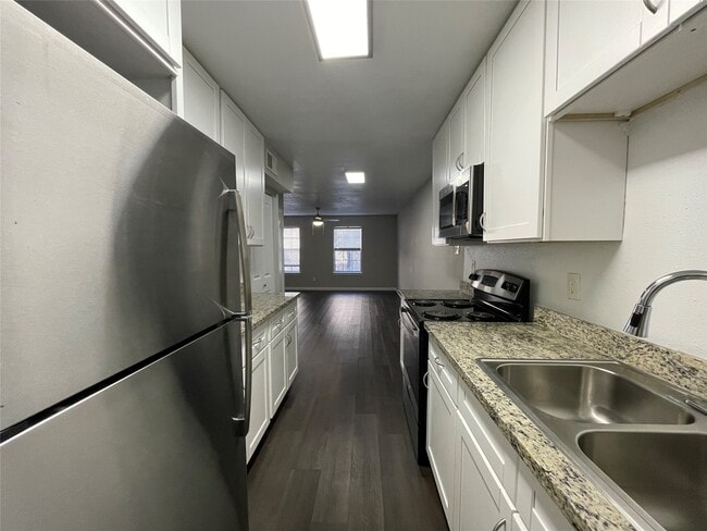 Building Photo - 9075 Gaylord Dr Unit 76