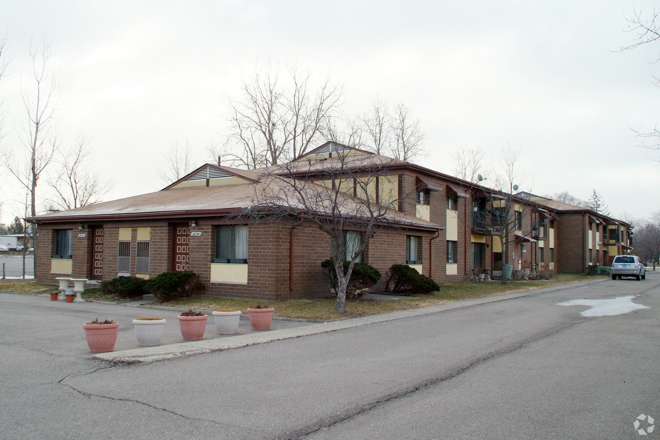 Livonia Manor Apartments - Livonia Manor Apartments