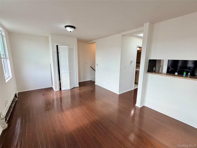Photo - 1227 Bryant Ave Unit 2