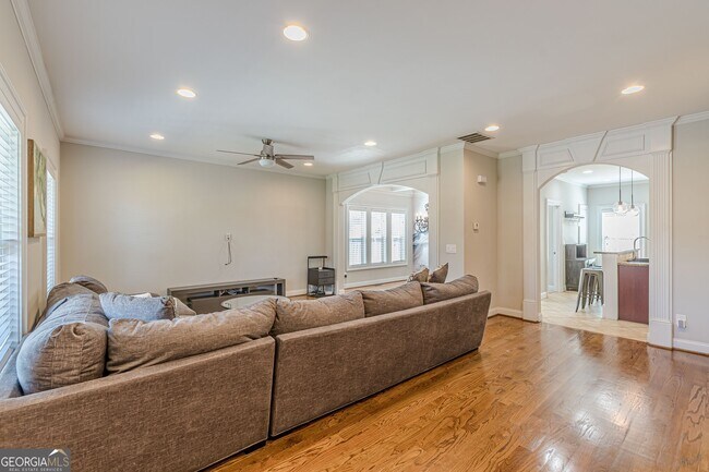 Photo - 1303 Hill St SE