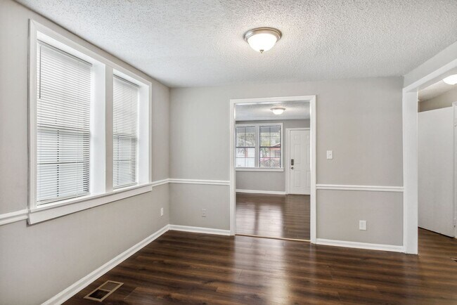 Photo - Large Near Downtown 3BR/1BA House For Rent