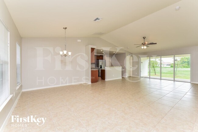 934 NW 6th Pl