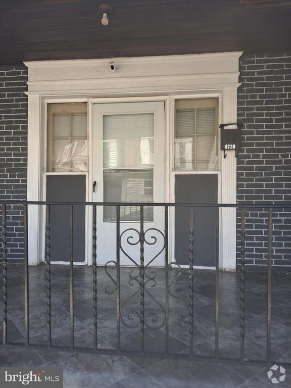 Building Photo - 6728 Linmore Ave Rental
