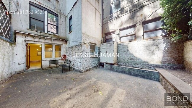 Building Photo - 286 W End Ave Unit B1