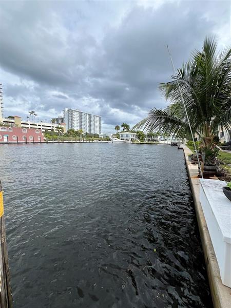 Building Photo - 3111 NE 29th St Unit 5