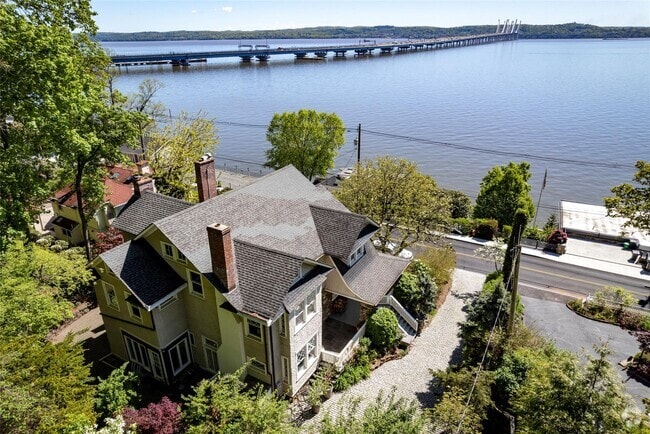 Building Photo - 87 River Rd Rental