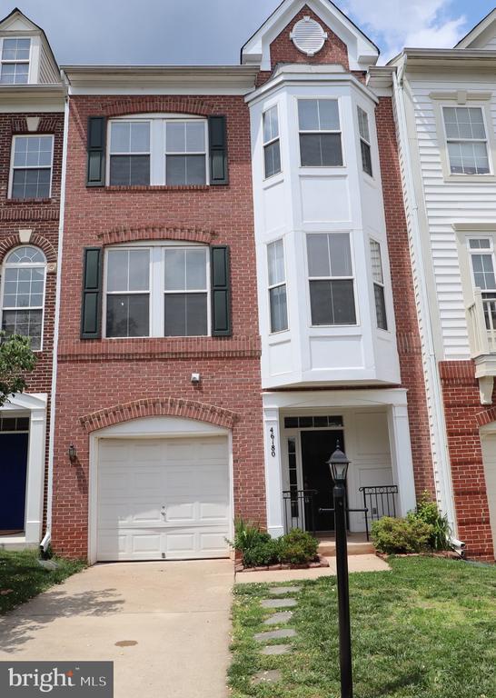 Photo - 46180 Chester Terrace Townhome
