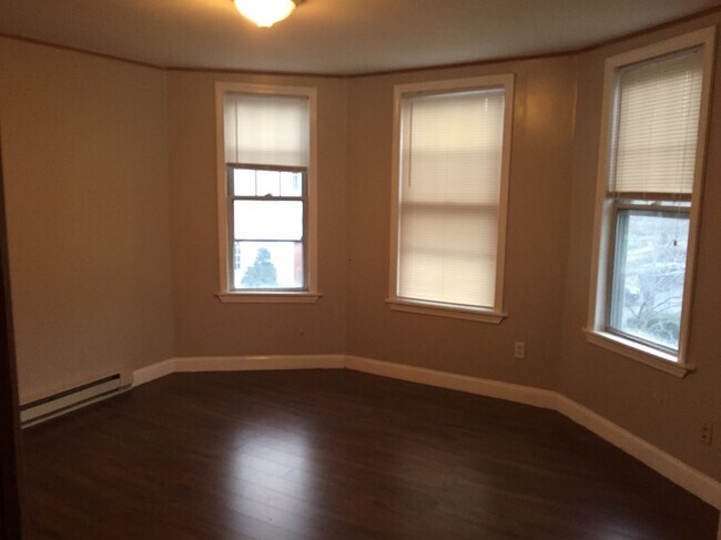 Photo - 739 Parker St Unidad 2