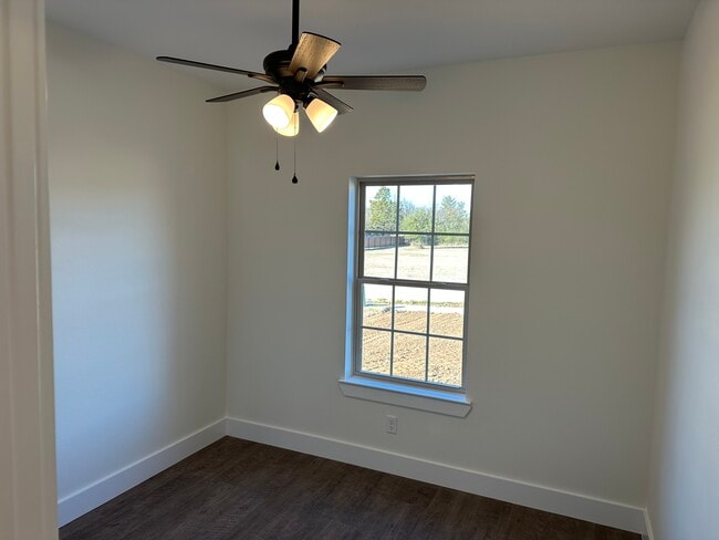 Building Photo - Parkview Apartments Unit 101