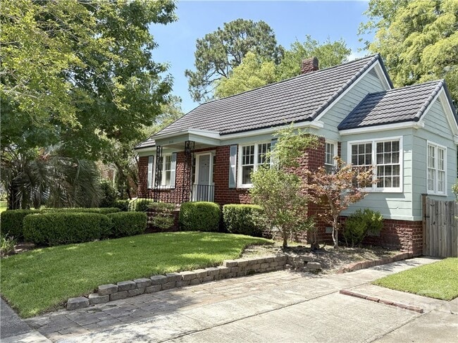 Photo - 616 E 52nd St House
