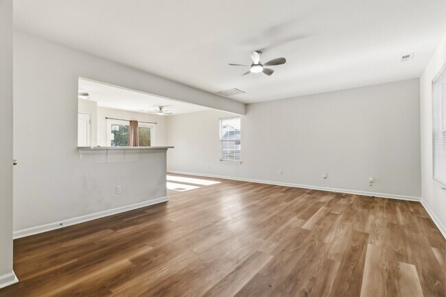 1428 Nature Pl