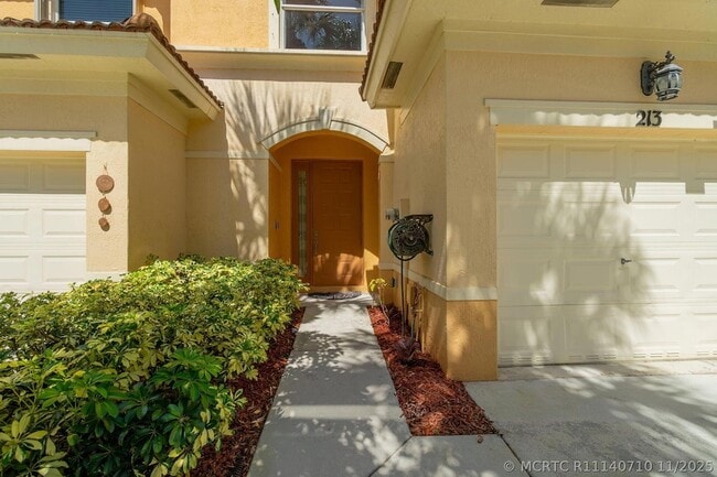 213 River Bluff Ln