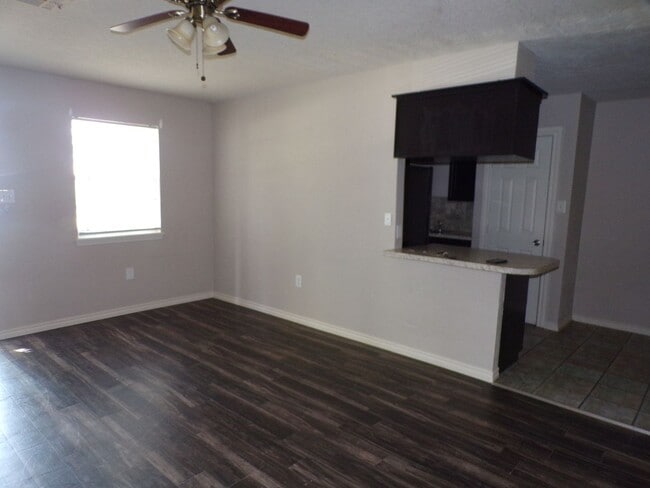 903 NW Bell Ave Unidad A