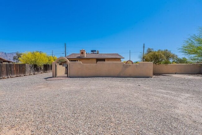 Photo - Centrally Located 4-Bed, 2-Bath Tucson Rental – Near U of A
