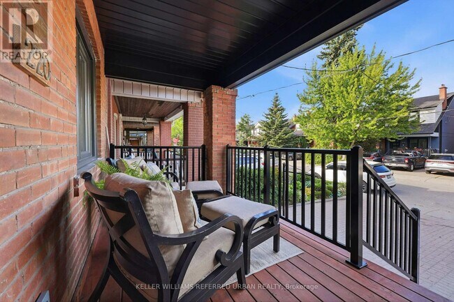 220 Westmount Ave