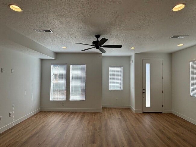 Photo - Woodland Estates Townhome! - END UNIT!!