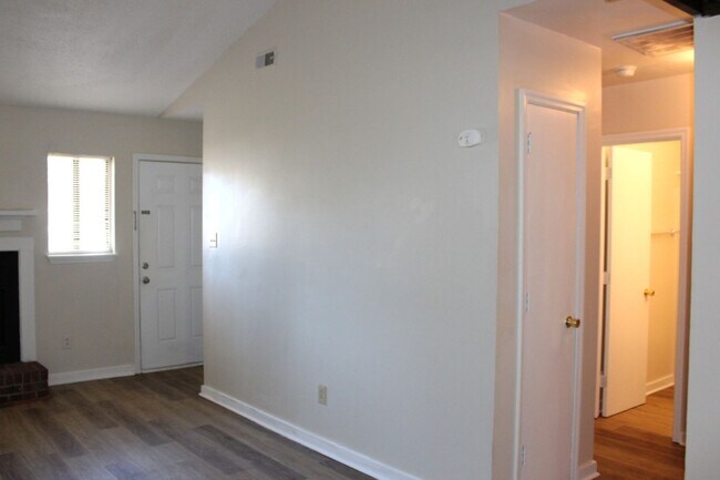 Photo - Charming Duplex in Havelock