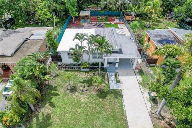 Photo - 1370 NE 133rd St