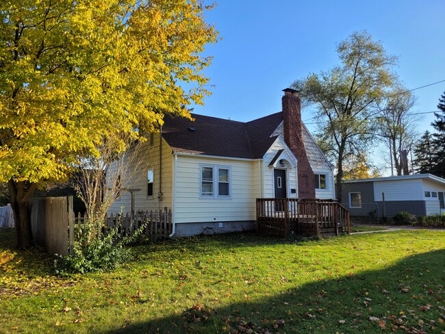 Photo - 2714 Ashman St