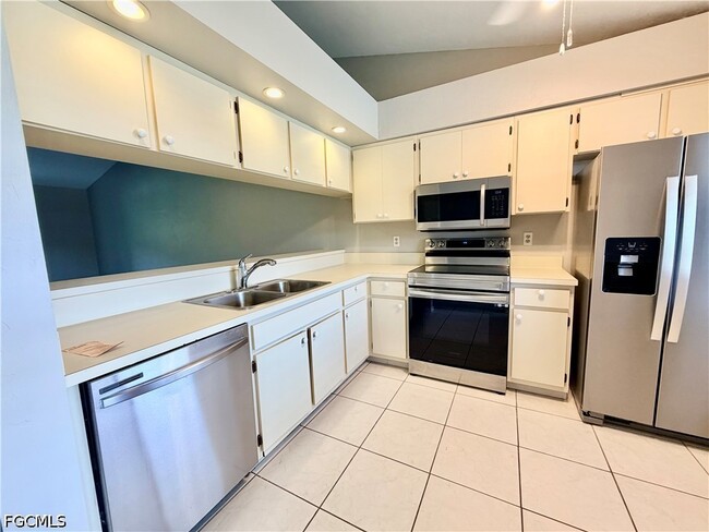 Photo - 13076 Cross Creek Ct Unit 408