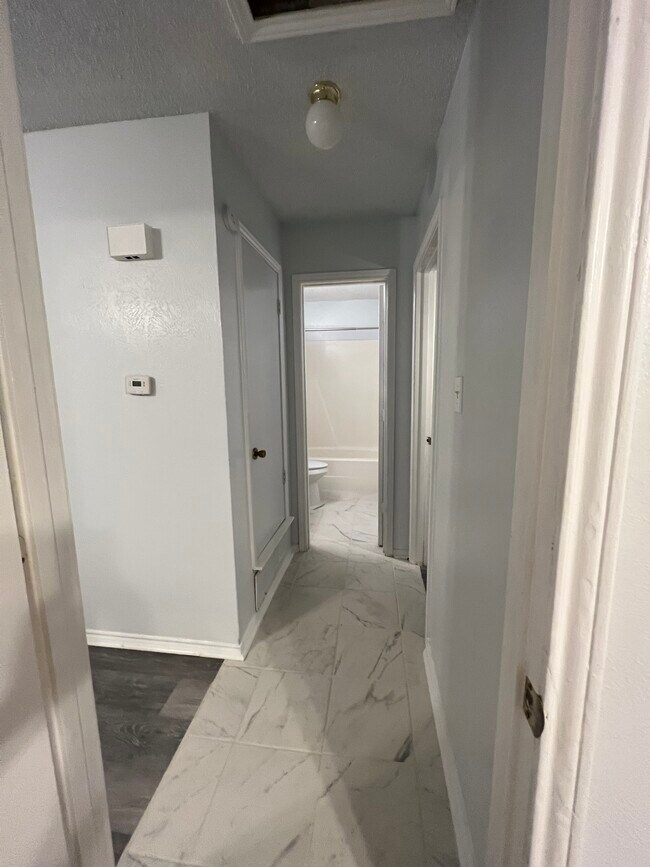 Photo - 304 E Oakdale St Unit B